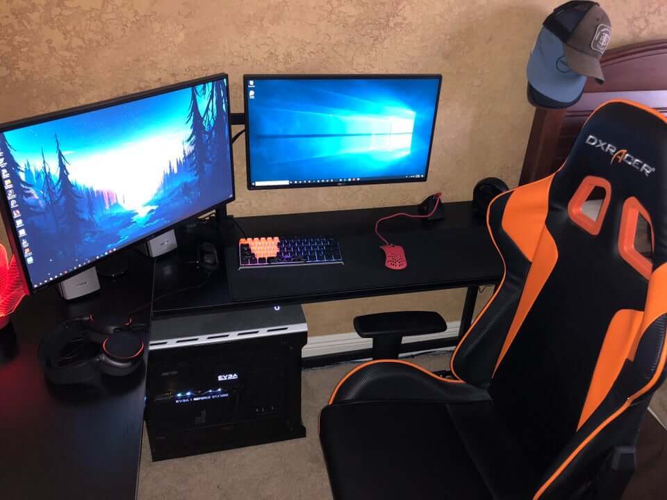 Ducky One 2 Mini on a battlestation