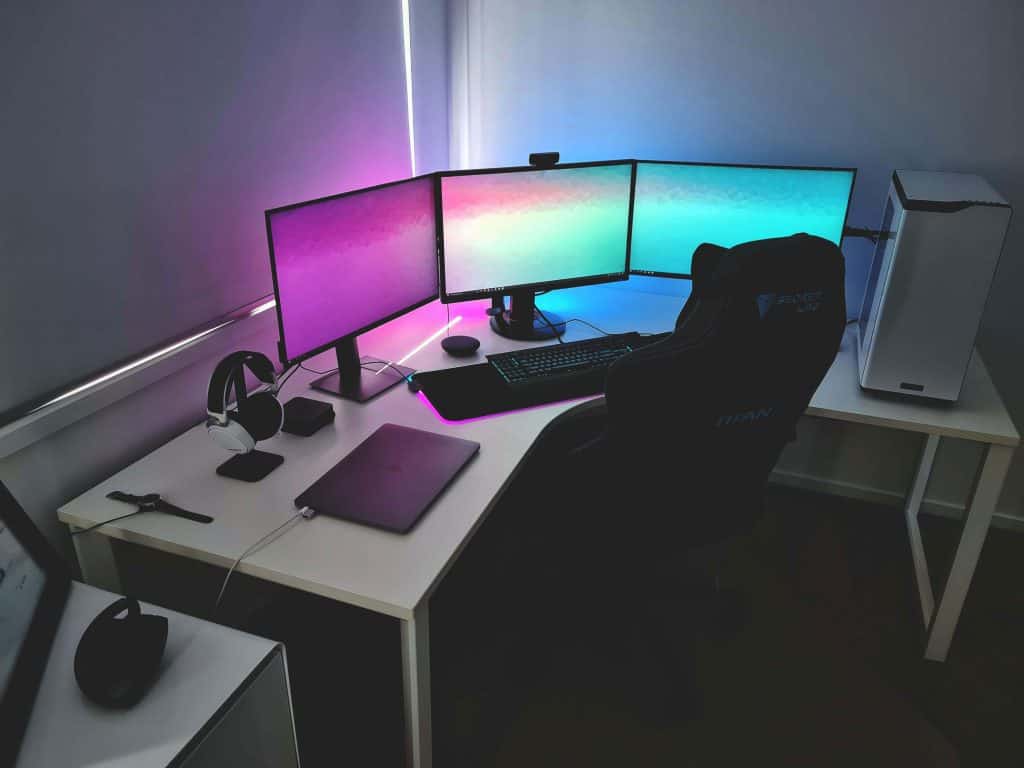An example of one of the best cheap gaming headsets on a battlestation setup.