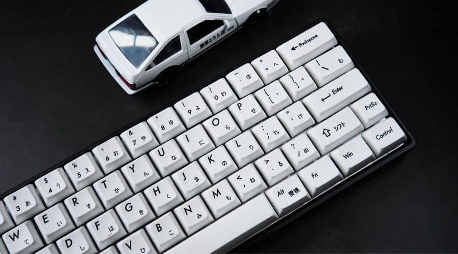 Example of some awesome keycap designs when choosing the best white gaming keyboard.