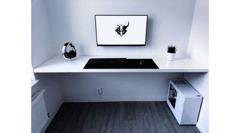 The 40 Best White Gaming Setups 2024 (Minimal, Retro, Anime)