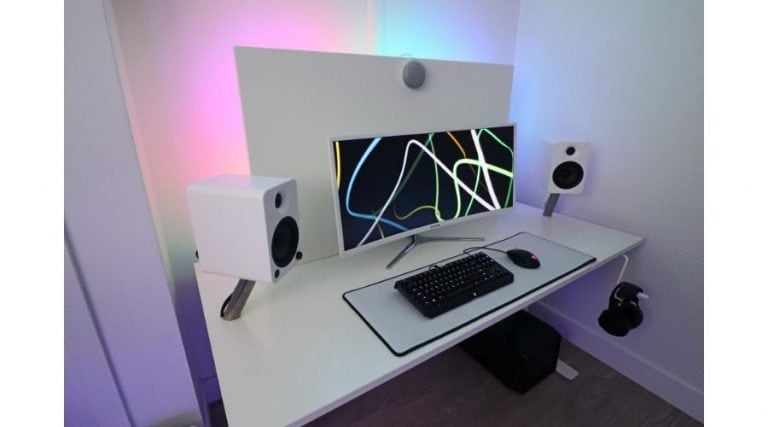 The 40 Best White Gaming Setups 2024 (Minimal, Retro, Anime)