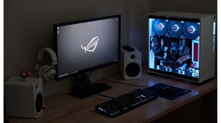 The 40 Best White Gaming Setups 2024 (Minimal, Retro, Anime)