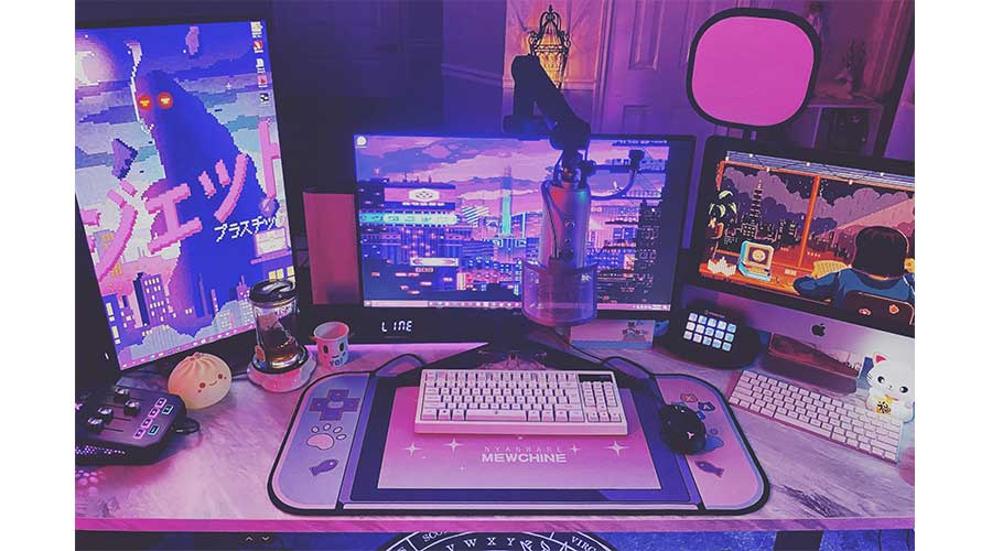 An example of a beautiful desk setup.