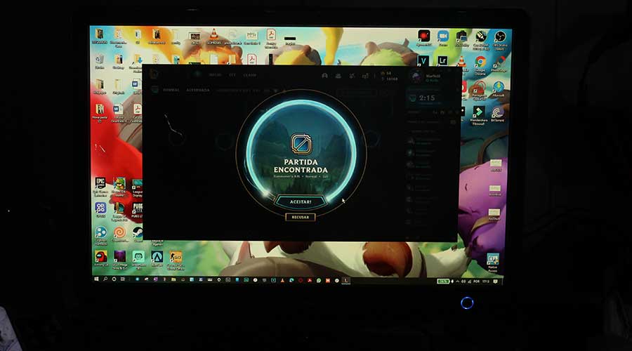how to choose the best monitor for league of legends