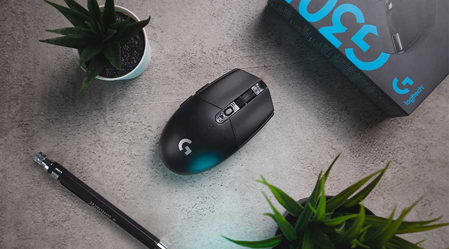 Are lightweight mice better? The Logitech G Pro is an example!